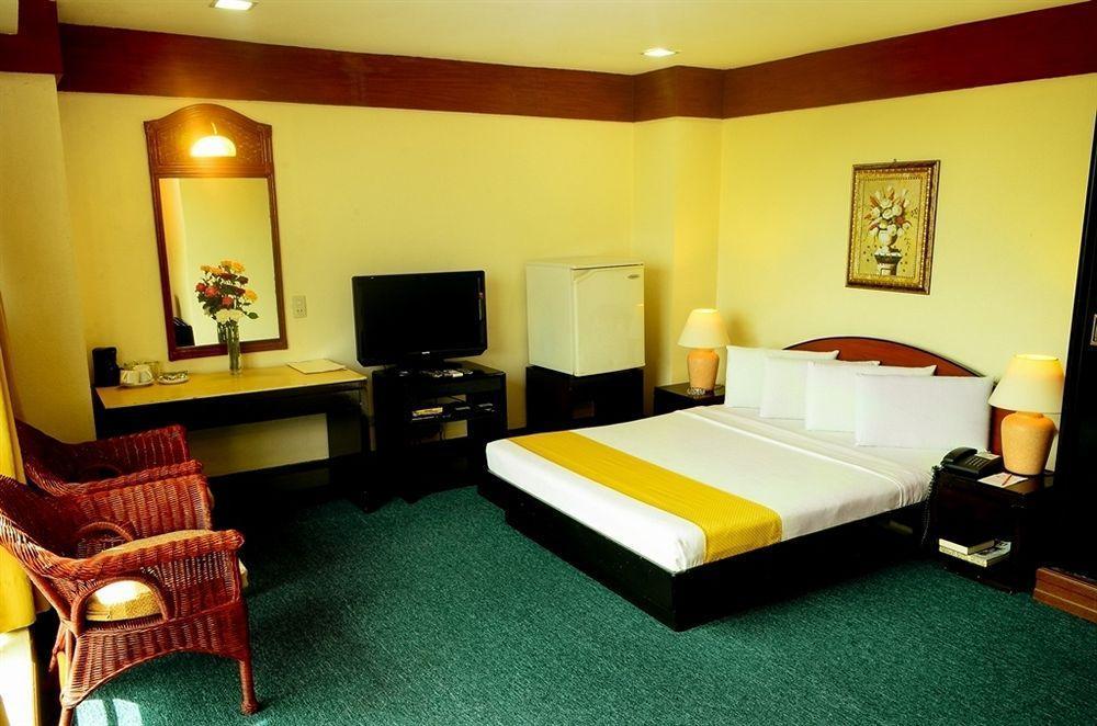 Paragon Suites Cebu Екстериор снимка