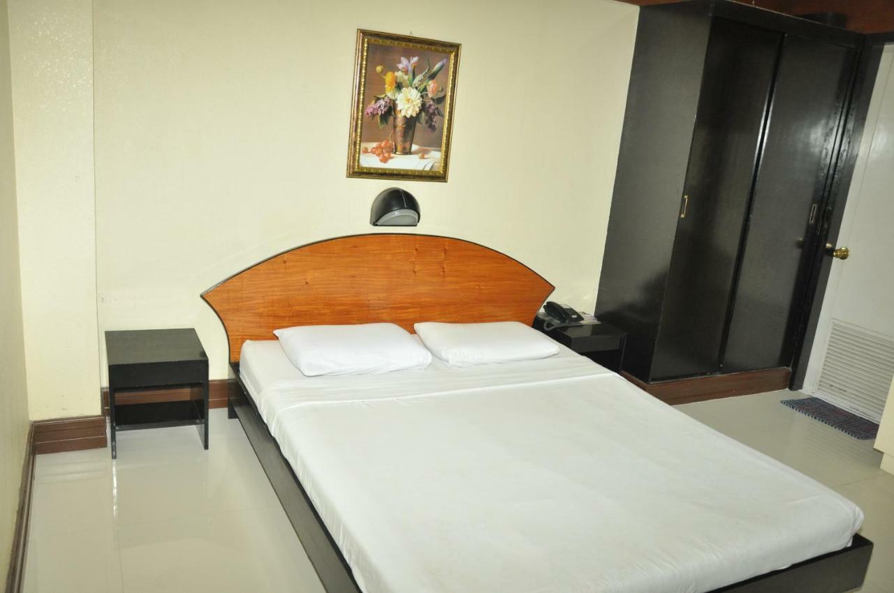 Paragon Suites Cebu Екстериор снимка